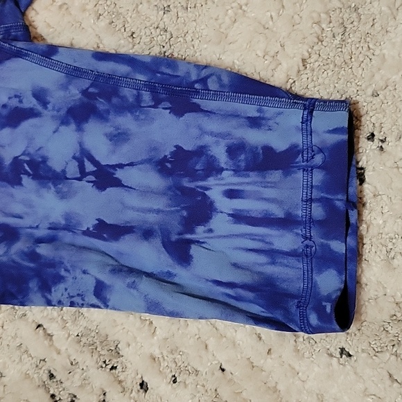 Lululemon Align Biker Shorts Blue Tie Dye - Picture 3 of 8